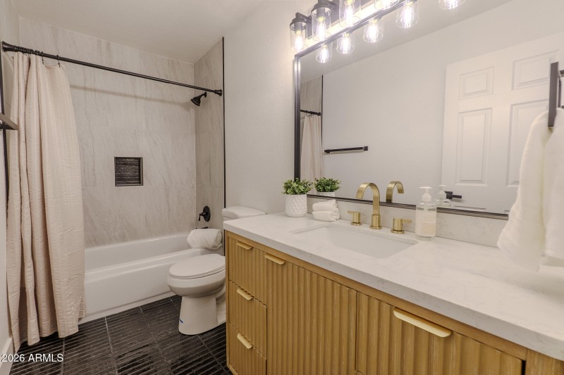 2nd Bathroom