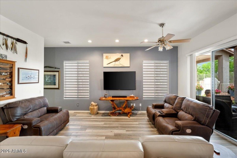 06-Living Room
