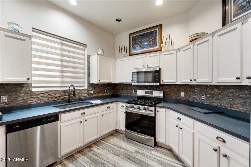 11-Kitchen