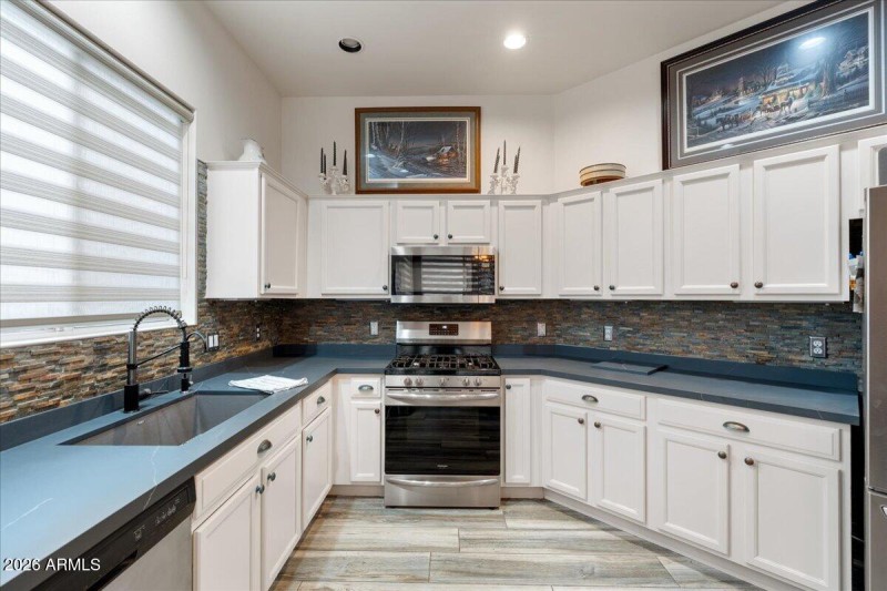 12-Kitchen