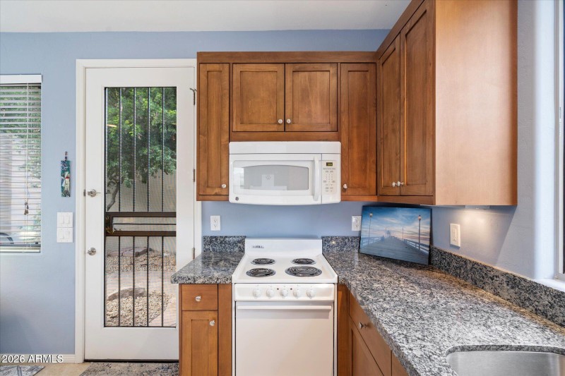Casita-kitchen
