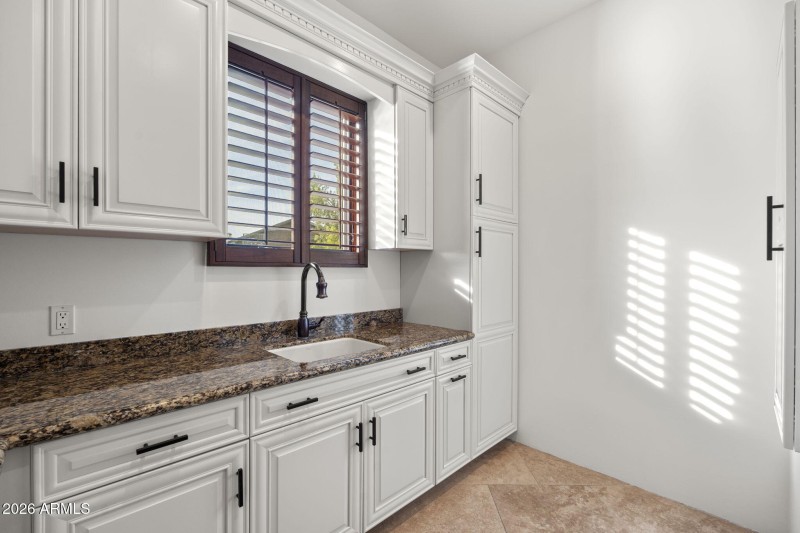 22-web-or-mls-24027-s-121st-pl
