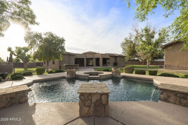 51-web-or-mls-24027-s-121st-pl