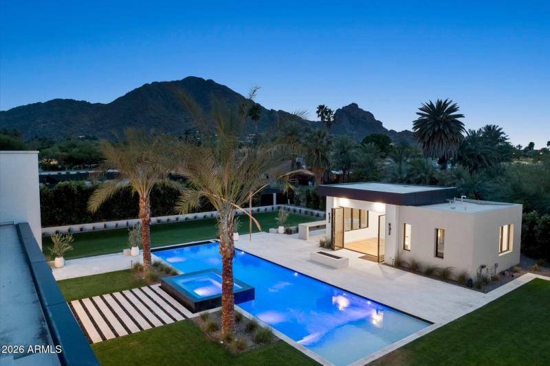 Camelback Views