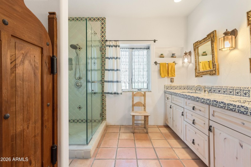 Master Bathroom (2)