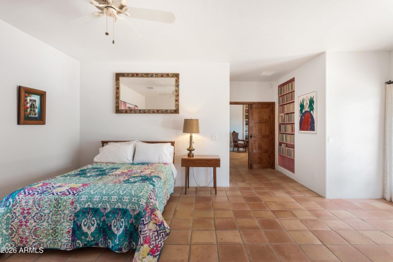 Master Bedroom (3)