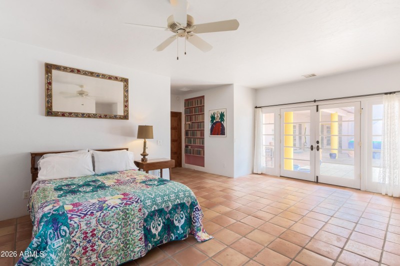 Master Bedroom (4)