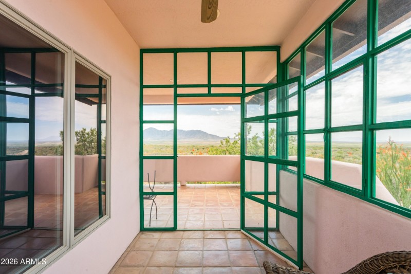 Enclosed 2nd floor sun room (2)