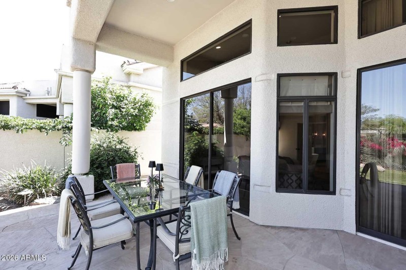 Covered Patio-Dining Area