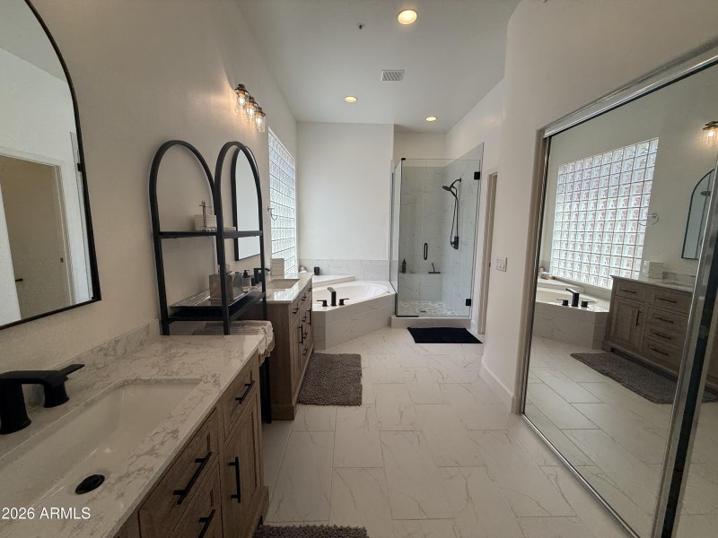 Dual Vanity Primary Bath