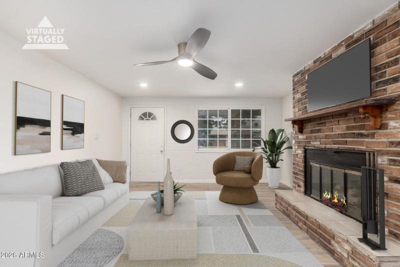 6 - LIVING STAGED