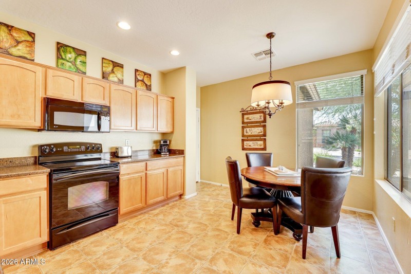 eat in kitchen