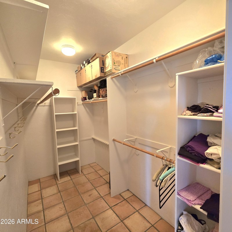 Master Bedroom Walk In Closet