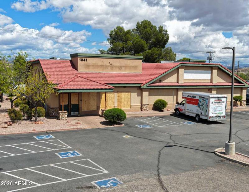 1041 Highway 89A - Black Bear Diner - OM
