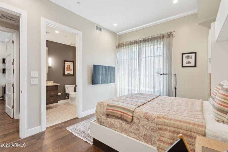 Guest Suite 1 Ensuite
