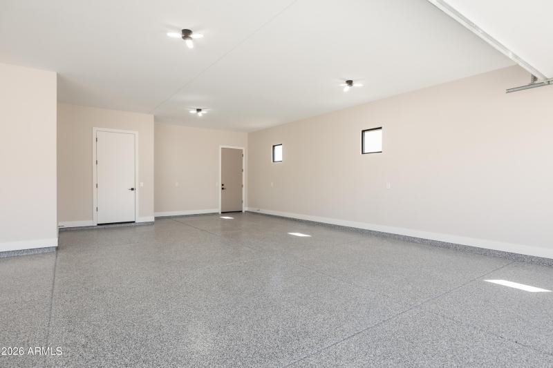 4+ Car Garage