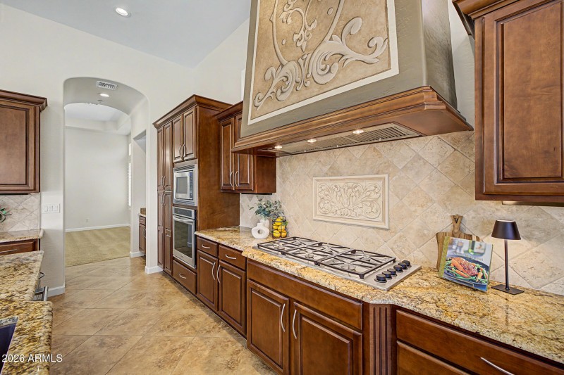 Professional-style 5-burner gas cooktop