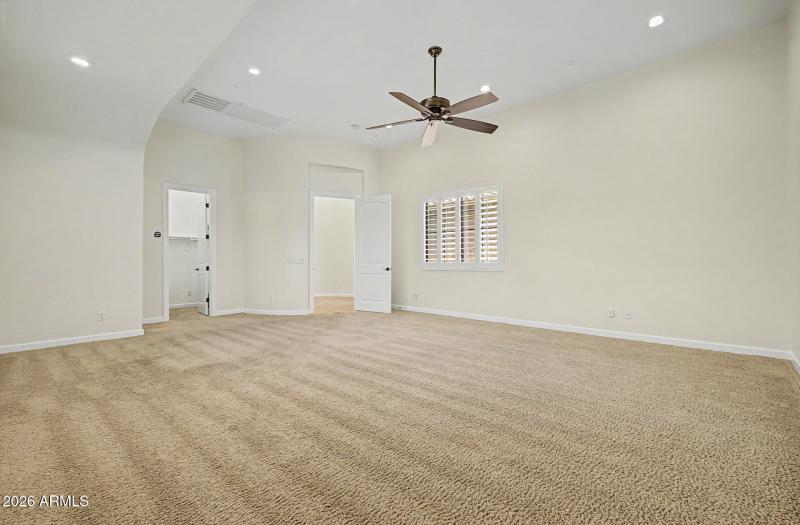 Oversized flex room