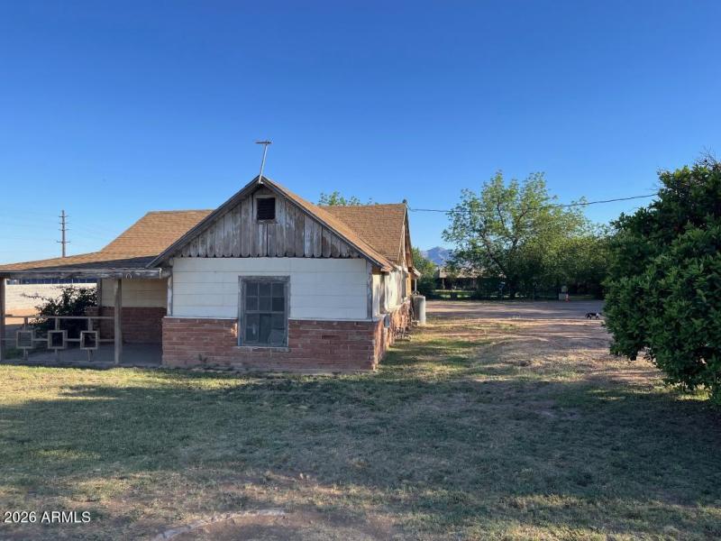 OldHouseSideView