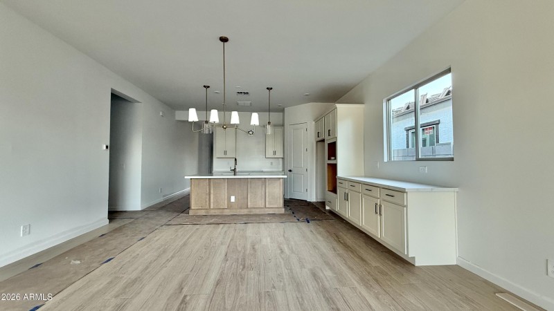 020 DIning and Kitchen