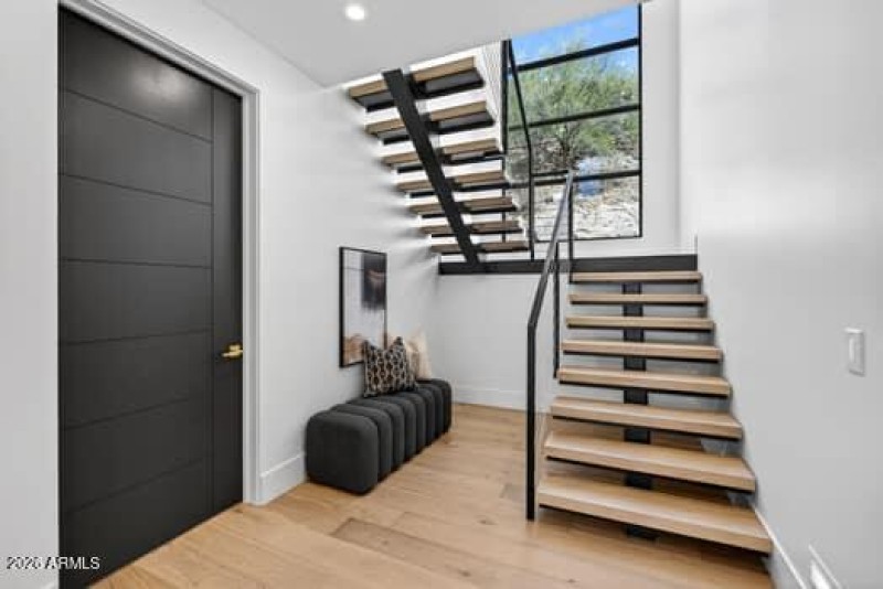 Floating staircase