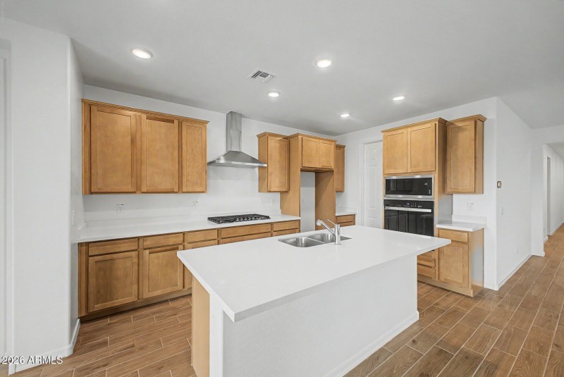 PHX_Landmarke_Lot 1061_Cobalt_675_kitche
