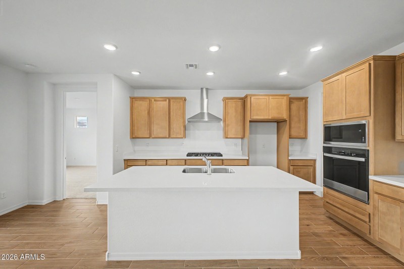 PHX_Landmarke_Lot 1061_Cobalt_675_kitche