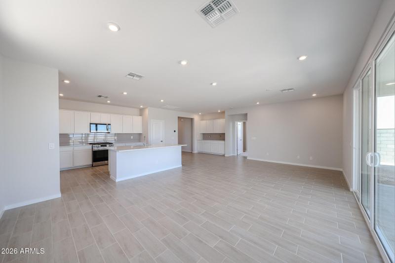 10_Lot 08-Carlsbad_Willow-at-Teravalis_n