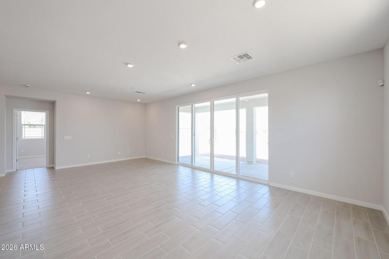11_Lot 08-Carlsbad_Willow-at-Teravalis_n