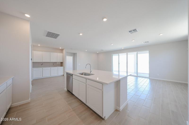 13_Lot 08-Carlsbad_Willow-at-Teravalis_n