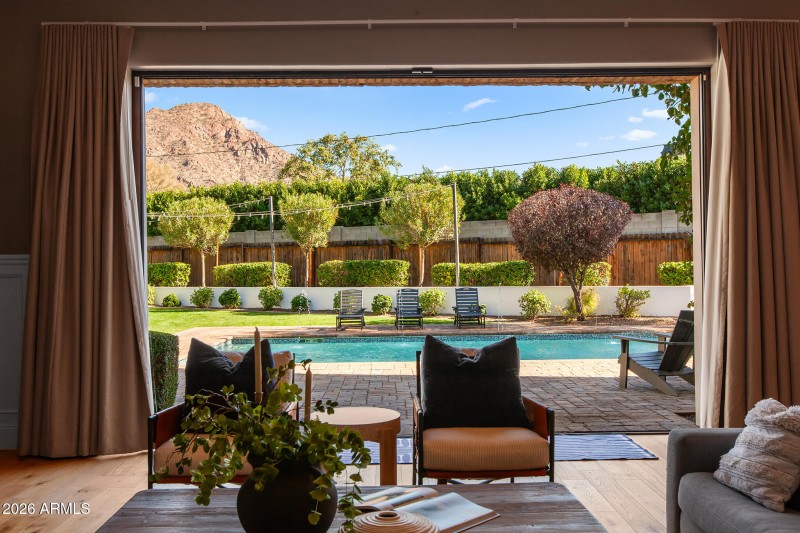 indoor outdoor living w views
