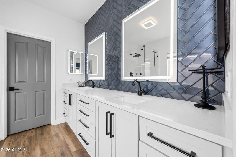 Beautifully Updated Primary Bath