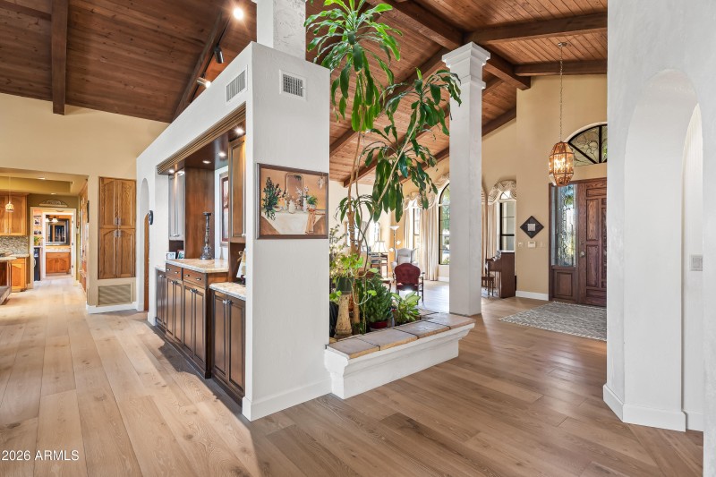 FAMILY RM - VIEW TO FRONT ENTRY