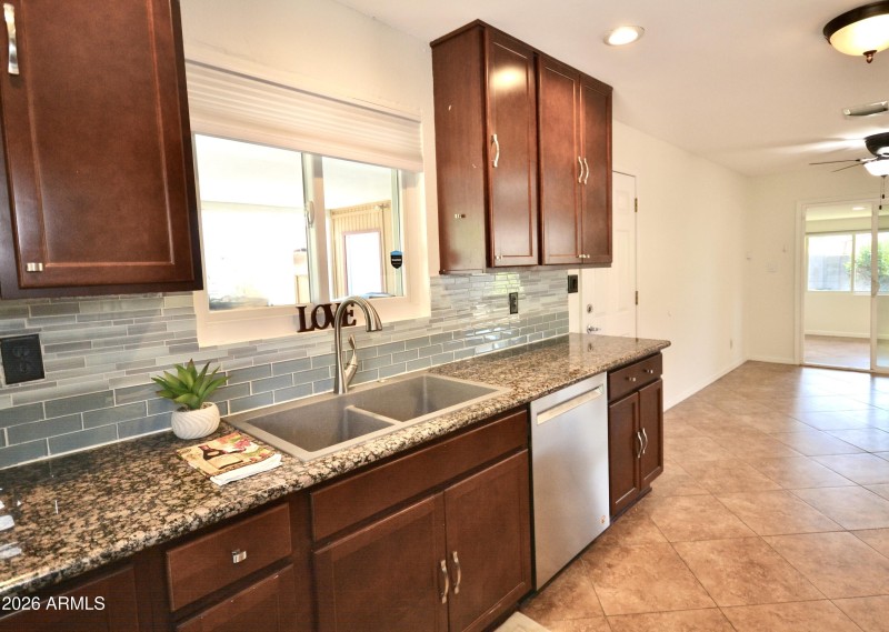 Kitchen/Dining