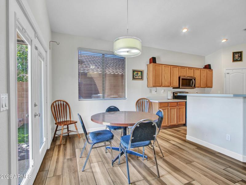 05-Breakfast-nook-(1)