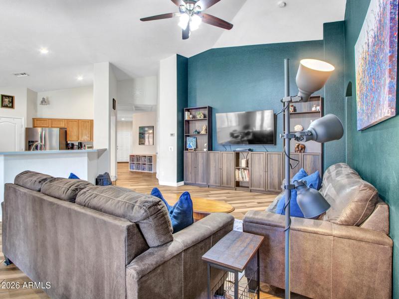 06-Family-room-(4)