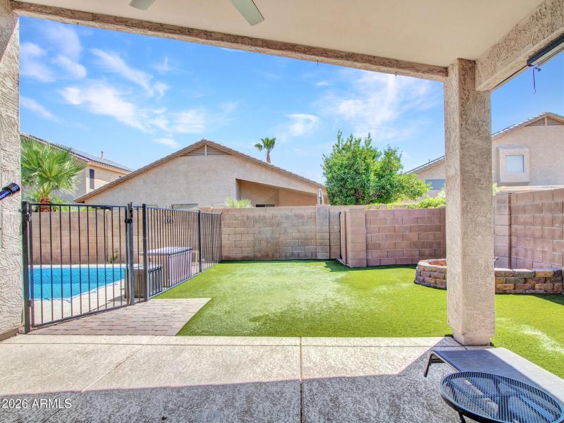 14-Backyard-(1)