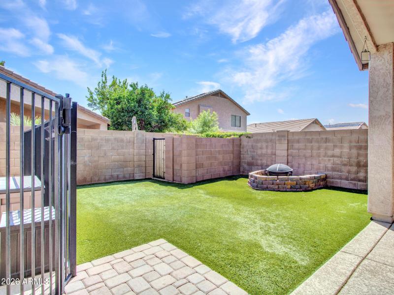 14-Backyard-(6)