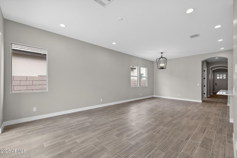 5)GREAT ROOM