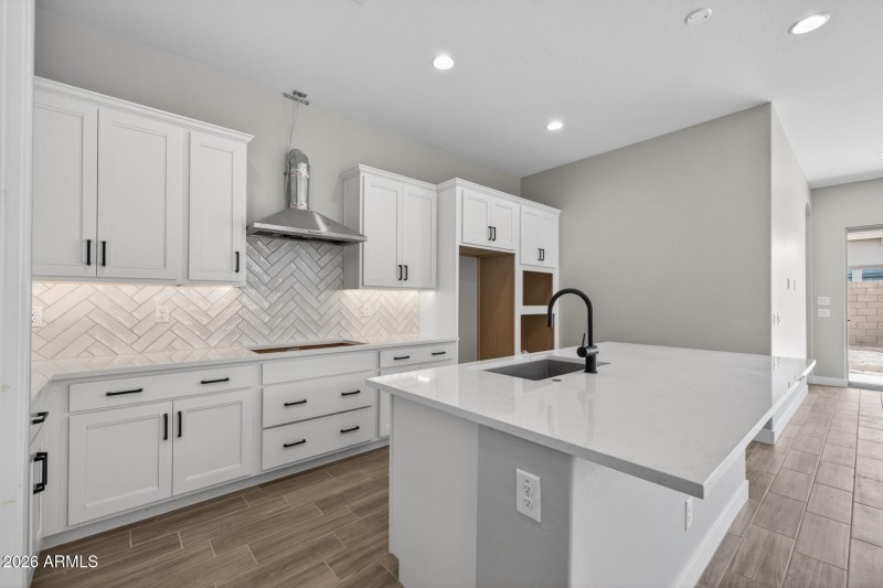 9)KITCHEN