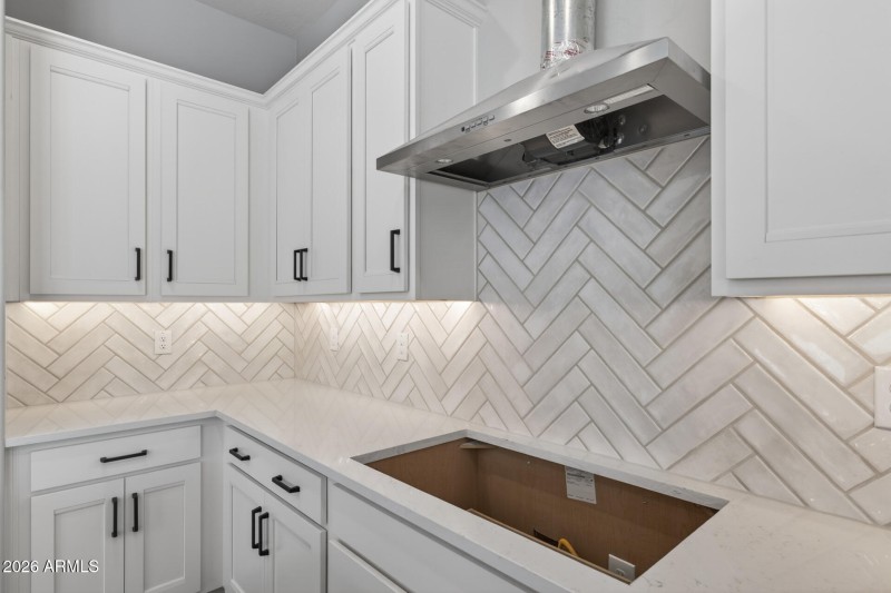 12)KITCHEN