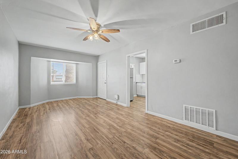 07 - 4220 Living Room