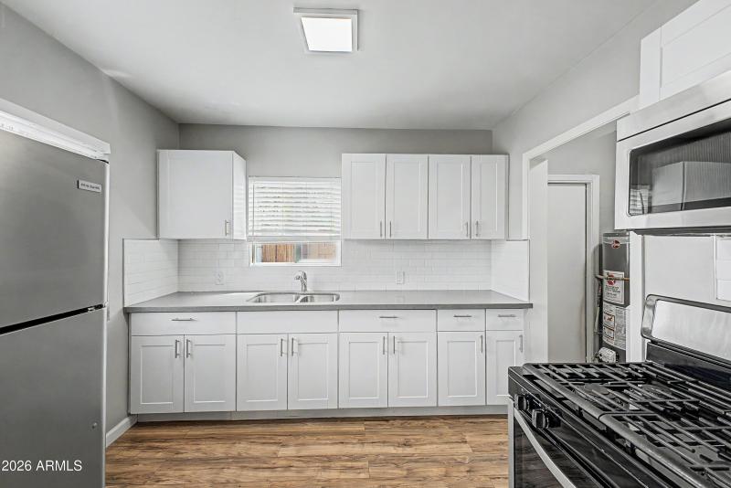 08 - 4220 Kitchen
