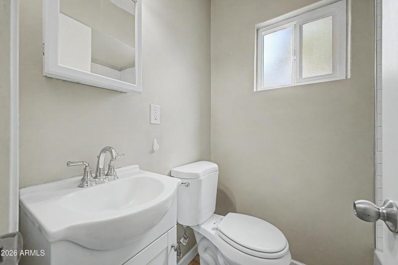 16 - 4220 Bath 2