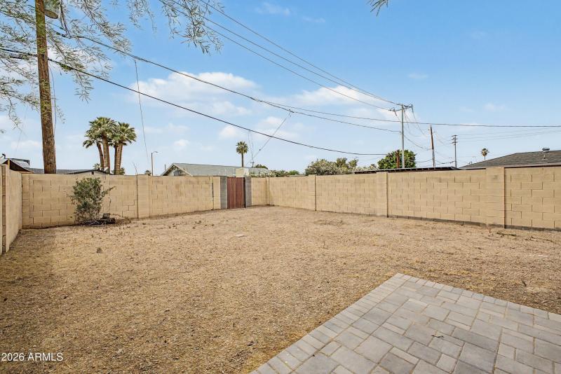21 - 4220 Private Yard