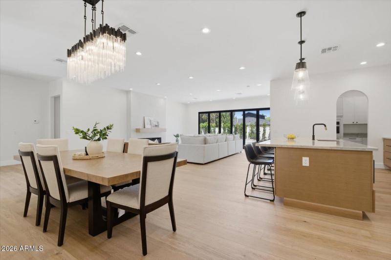 Dining/Kitchen