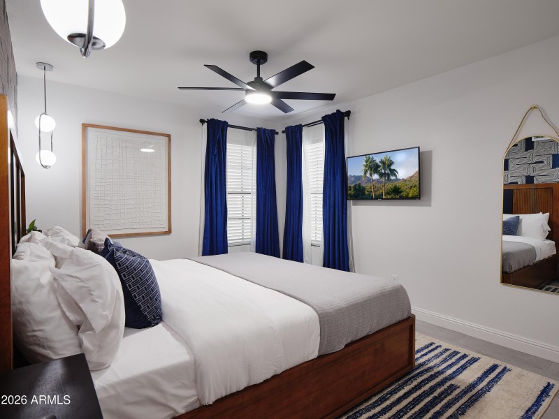 Bedroom 3: Smart TV