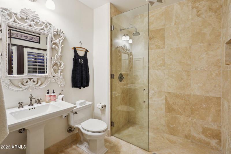 104-web-or-mls-S 1st St-S1704-002