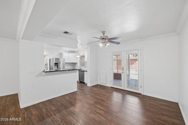 8-web-or-mls-1802-e-missouri-ave