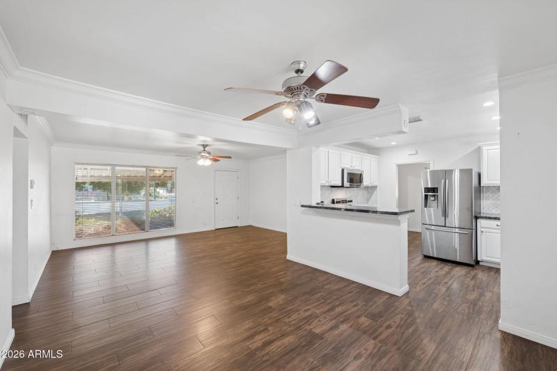 10-web-or-mls-1802-e-missouri-ave